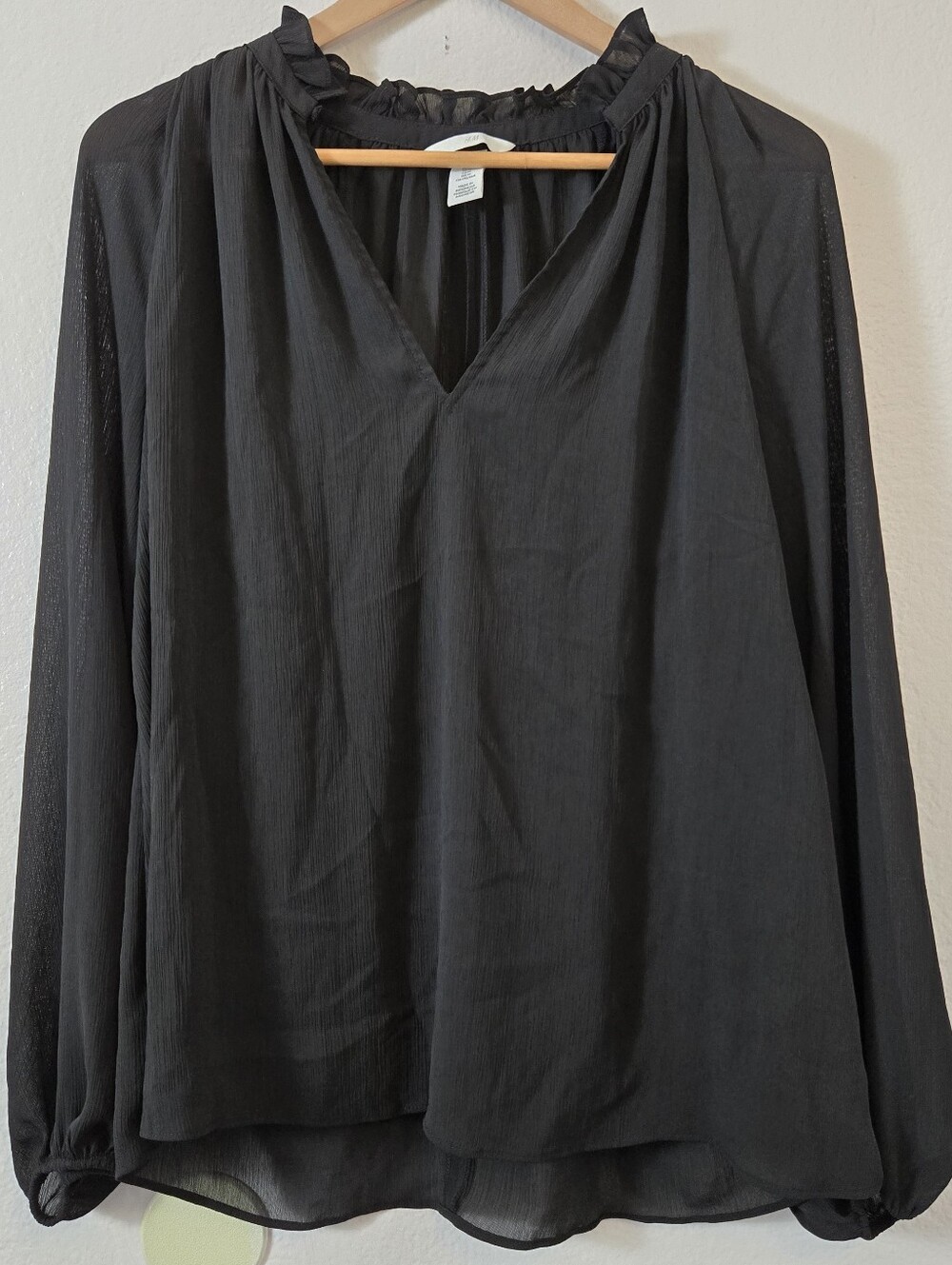 H&M Black Sheer Ruffled V-Neck Long Sleeve Blouse